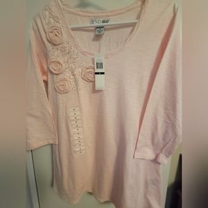 R&B NWT size M pretty pink decorated  top